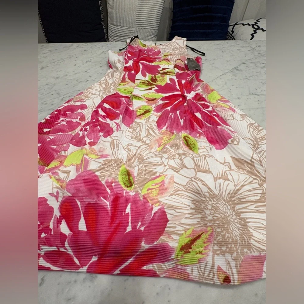 NWT, Women’s Vince Camuto, Floral Dress, Size 2 - Picture 3 of 13
